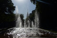02-07 Fountain With Paseo Sarmiento And Edificio Gomez Behind In Mendoza Plaza Independencia.jpg